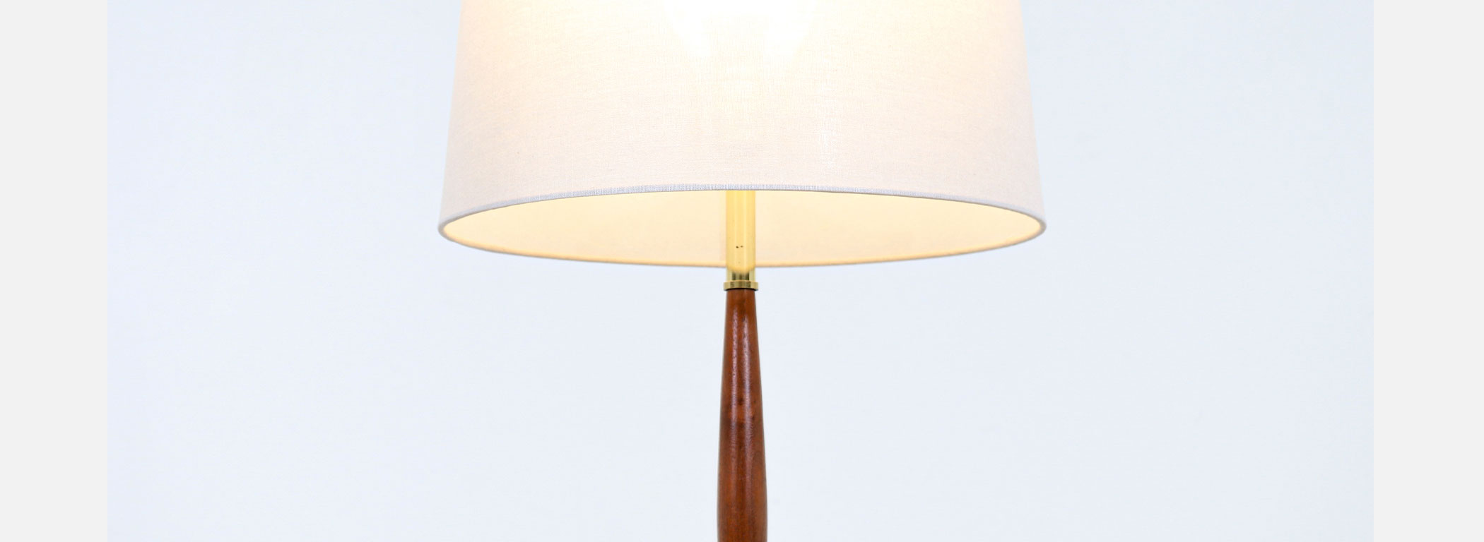 Gerald Thurston Sculpted Brass & Walnut Tripod Table Lamp Danish