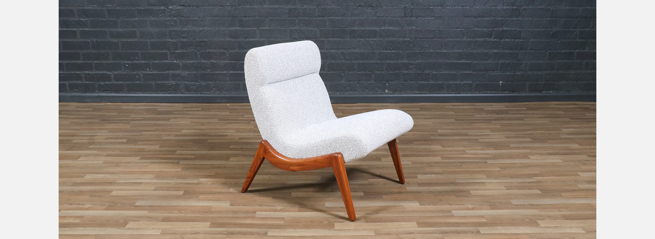 Mid-Century Modern Sculpted Slipper Chair Image