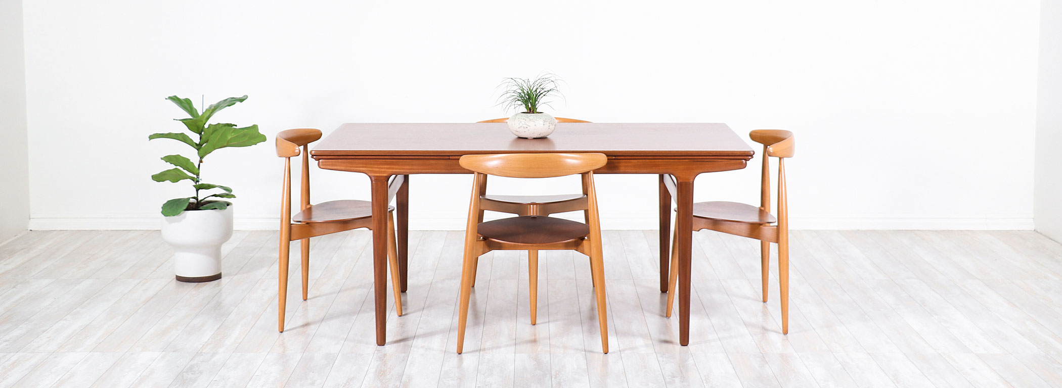 Johannes Andersen Draw Leaf Dining Table for Uldum Møbelfabrik Image