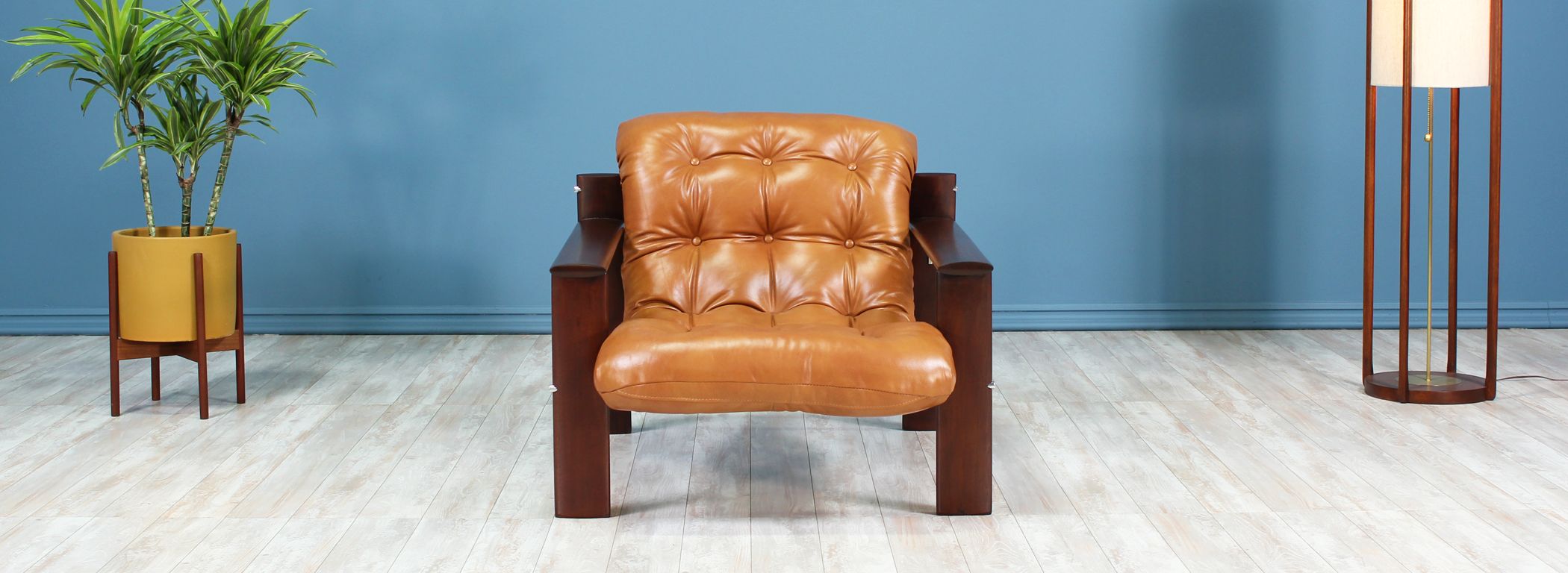 Brazilian Leather & Mahagony MP-129 Lounge Chair by Percival Lafer